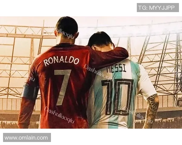 足球巨星同框合影精彩瞬间 展现顶级球员之间的默契与荣耀