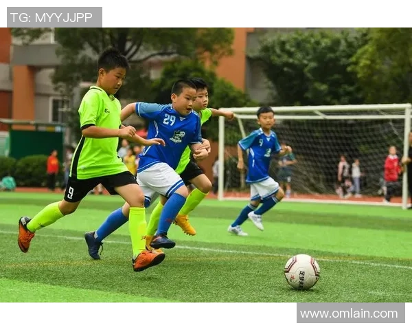 足球巨星青春岁月罕见旧照展现少年风采与热血激情 足球巨星青春岁月罕见旧照展现少年风采与热血激情